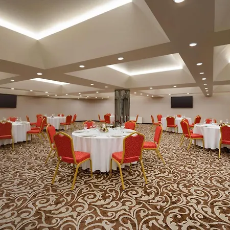 Hotel Tryp By Wyndham Beyoglu Istanboel