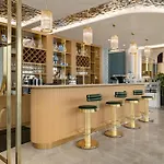 Hotel Tryp By Wyndham Beyoglu 4*