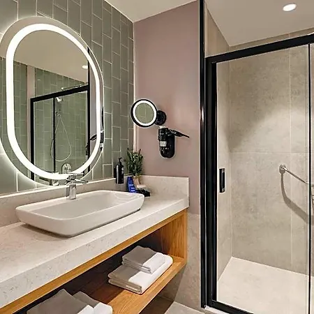Hotel Tryp By Wyndham Beyoglu 4*