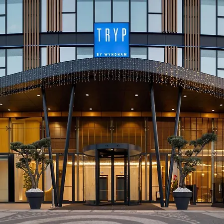 Otel Tryp By Wyndham Beyoglu 4*