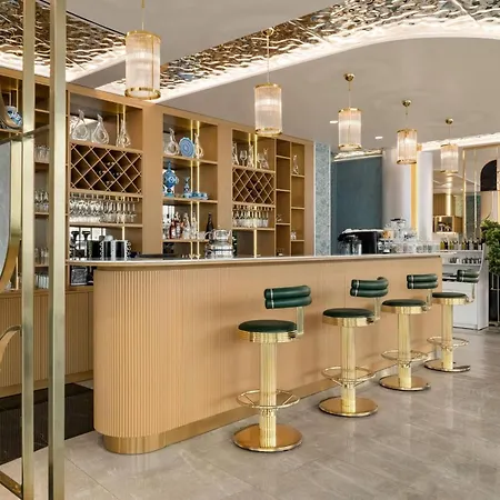 Hotel Tryp By Wyndham Beyoglu 4*